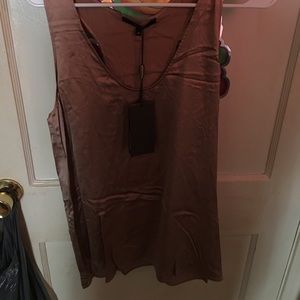 Gucci too sleeveless satin feel tank size 44 never worn in tags